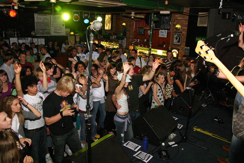 Chris Sidwell-Smith > Crowd Pics photo